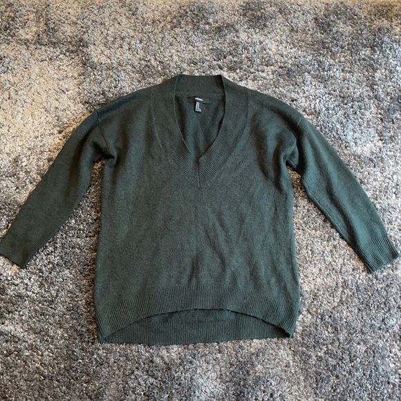 Forever 21 Green Sweater - Picture 1 of 2